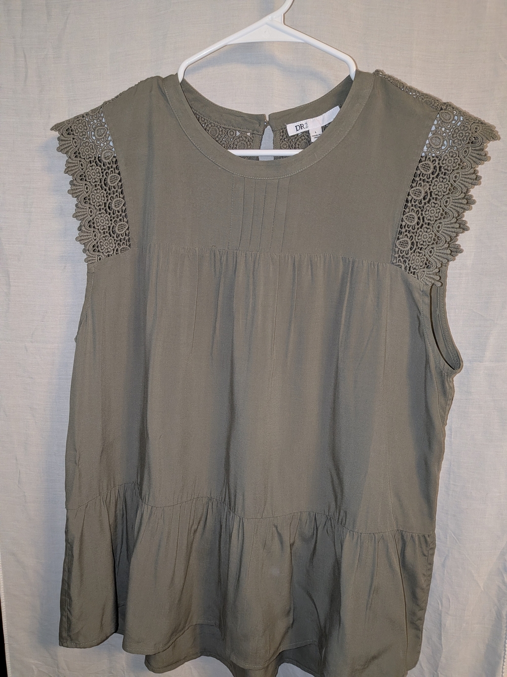 DR2 Olive Lace-Trim Tiered Sleeveless Top